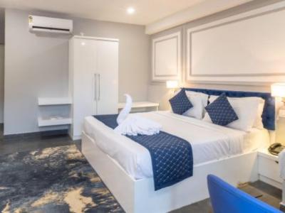  Premium Balcony Lake View